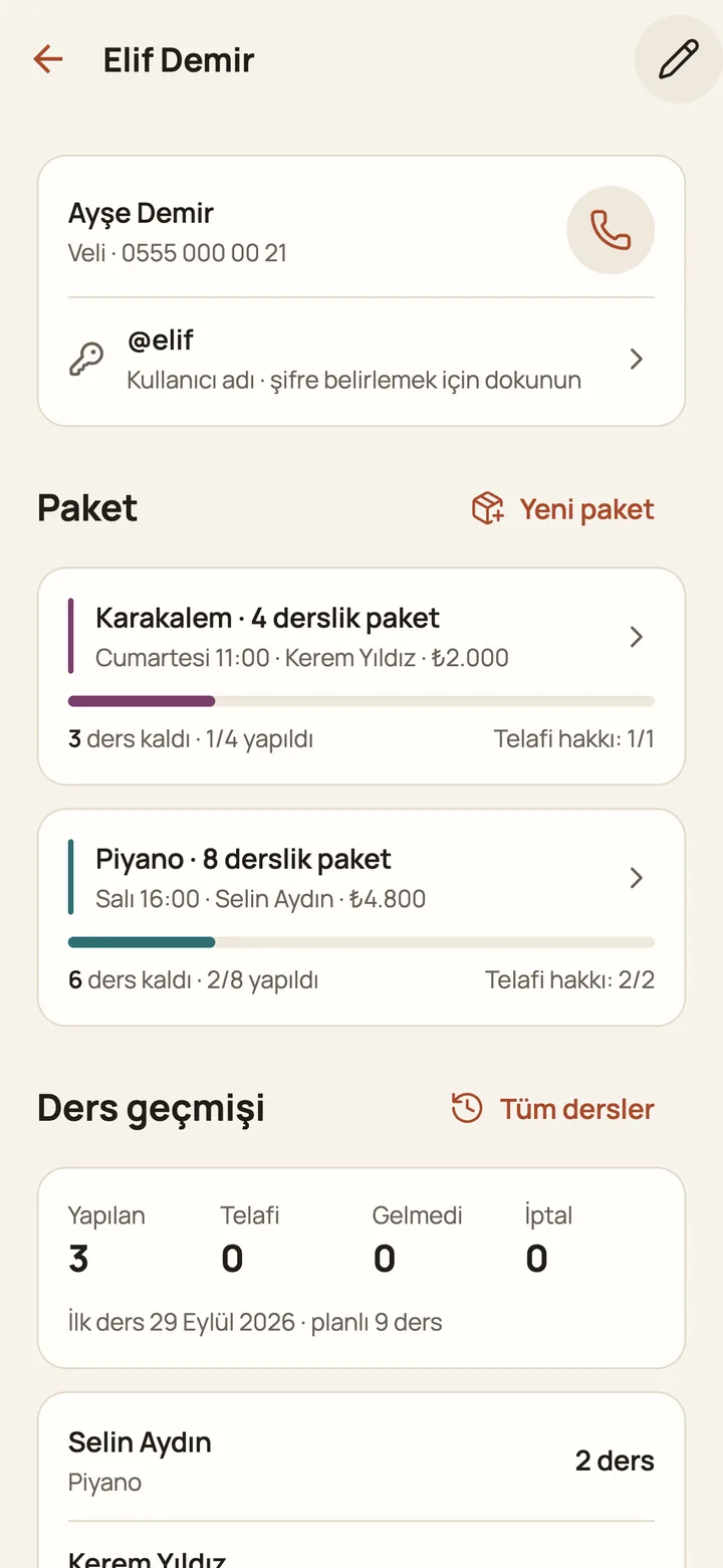 Öğrenci kartı: veli bilgisi, ders paketleri, kalan ders ve telafi hakkı